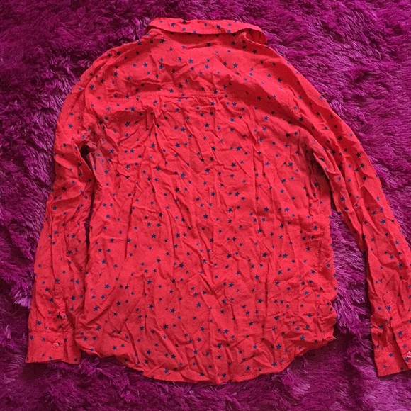 Old Navy red starry semi-button down top 💫 - Picture 4 of 12